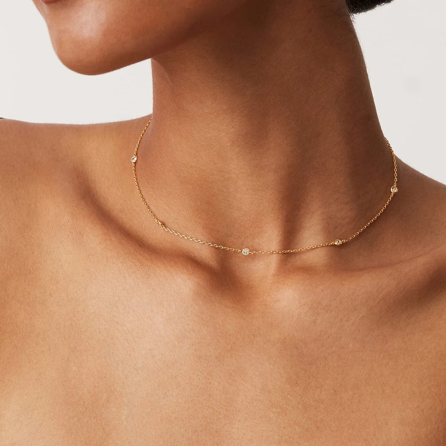 Luxury Rhinestone Necklace for Women - Elegant Dainty Square Crystal Pendant in Gold or Silver