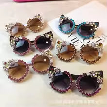 Vintage Rhinestone Cat Eye Sunglasses for Women with Pearl Flowers – Beach and Party Chic