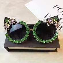 Vintage Rhinestone Cat Eye Sunglasses for Women with Pearl Flowers – Beach and Party Chic